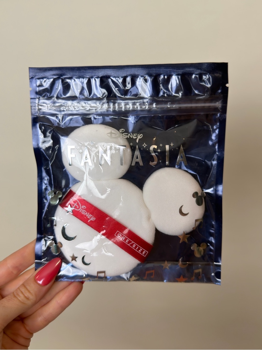 One/Size x Disney Fantasia White Ultimate Mickey Mouse Makeup Puff